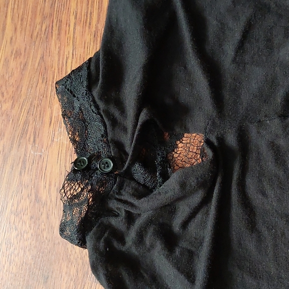 Lacy top - Picture 7 of 7